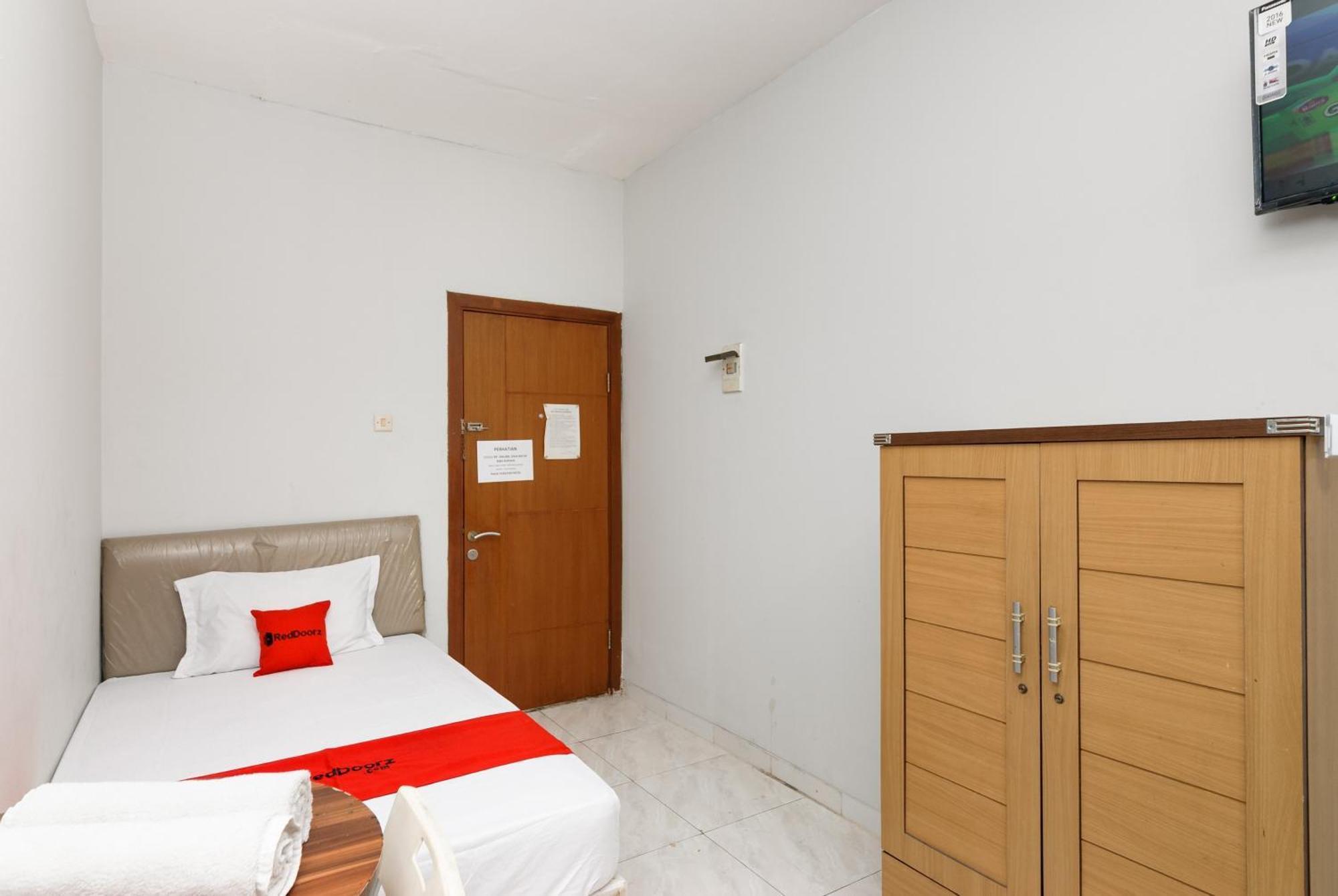Reddoorz Near Mandaya Royal Hospital Puri Ξενοδοχείο Τάνγκερανγκ Εξωτερικό φωτογραφία