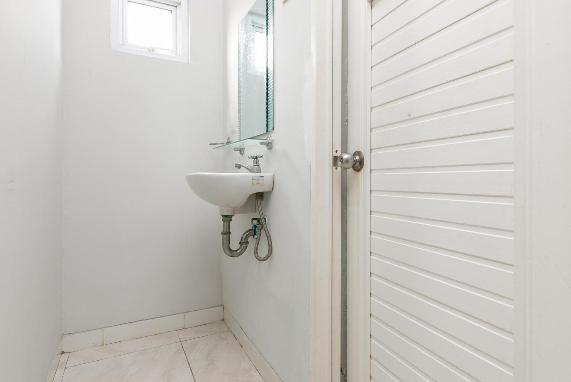 Reddoorz Near Mandaya Royal Hospital Puri Ξενοδοχείο Τάνγκερανγκ Εξωτερικό φωτογραφία