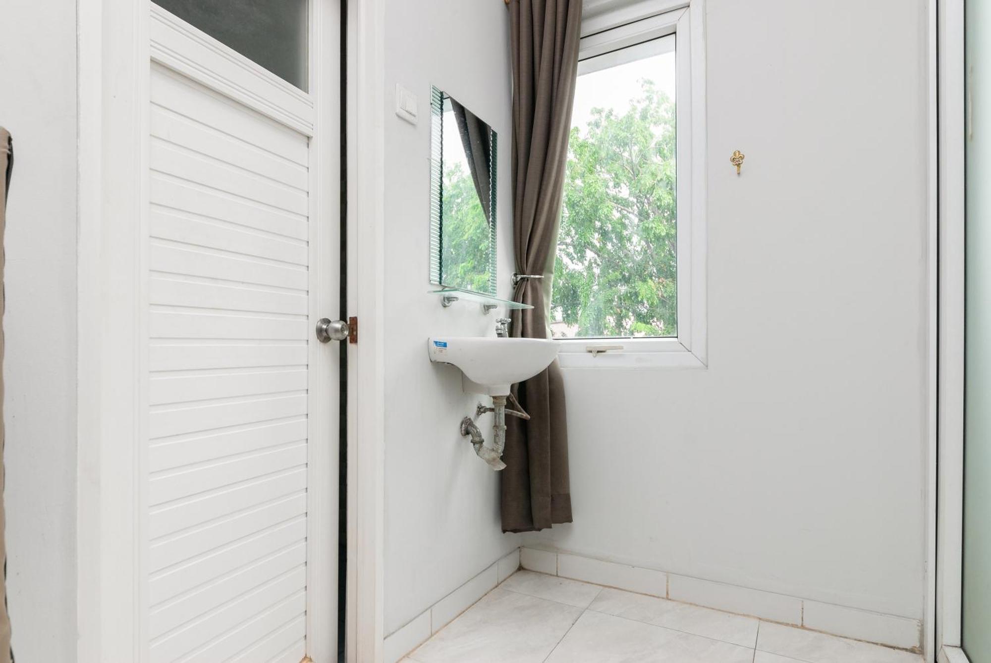 Reddoorz Near Mandaya Royal Hospital Puri Ξενοδοχείο Τάνγκερανγκ Εξωτερικό φωτογραφία