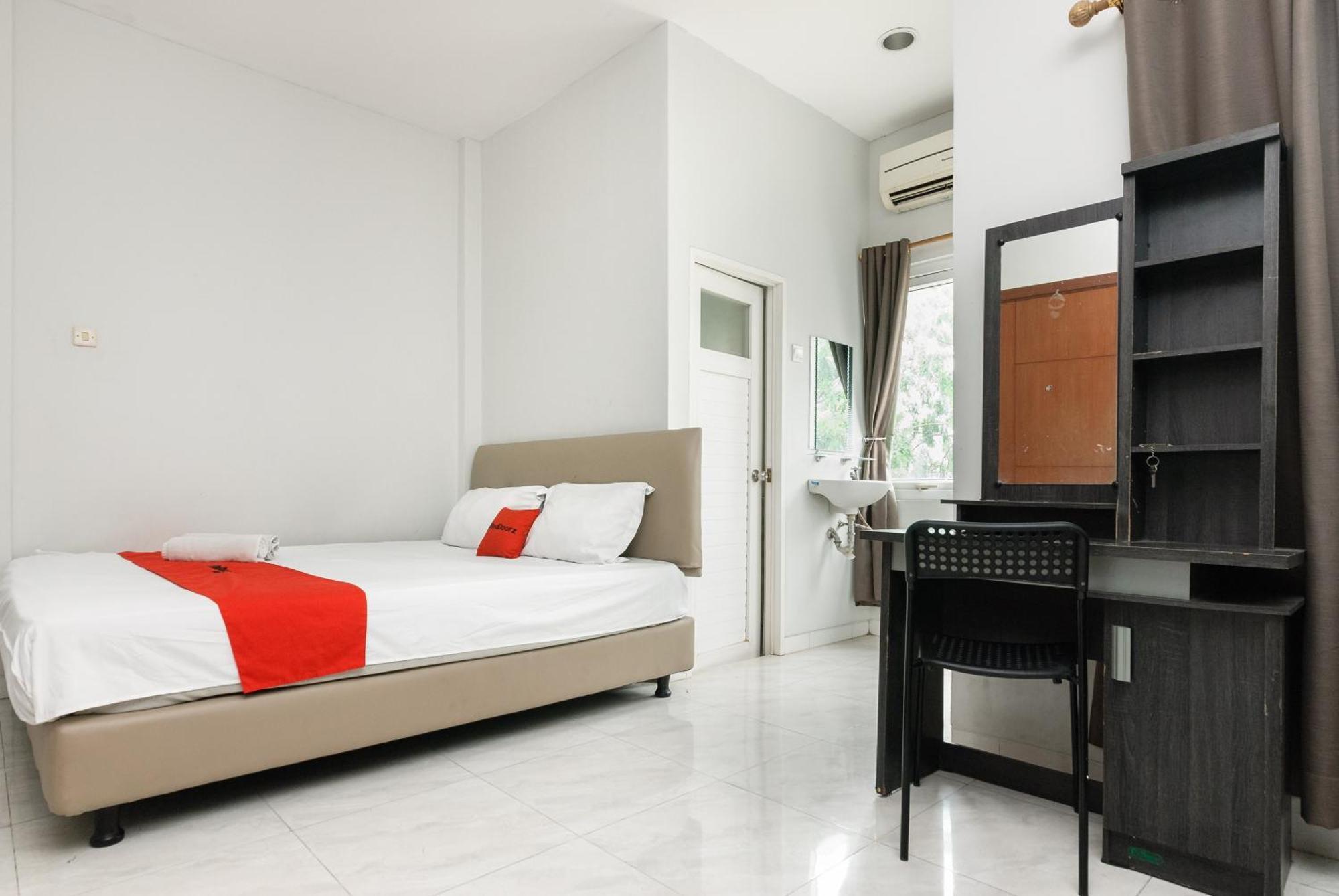 Reddoorz Near Mandaya Royal Hospital Puri Ξενοδοχείο Τάνγκερανγκ Εξωτερικό φωτογραφία