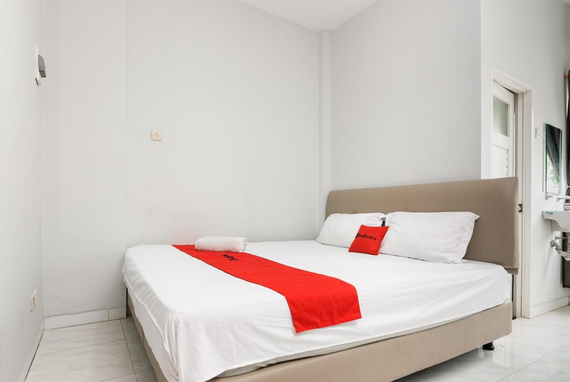 Reddoorz Near Mandaya Royal Hospital Puri Ξενοδοχείο Τάνγκερανγκ Εξωτερικό φωτογραφία