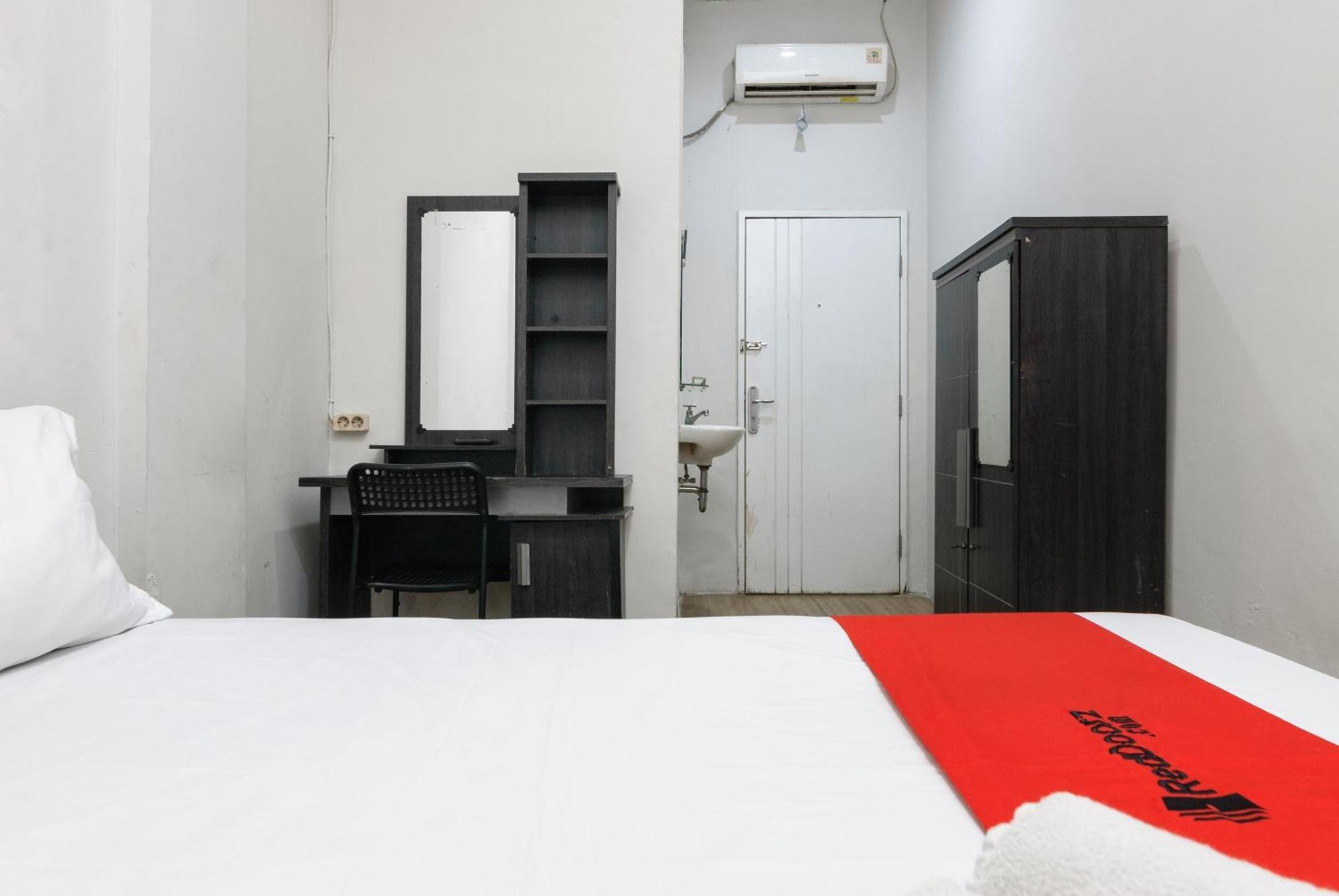 Reddoorz Near Mandaya Royal Hospital Puri Ξενοδοχείο Τάνγκερανγκ Εξωτερικό φωτογραφία