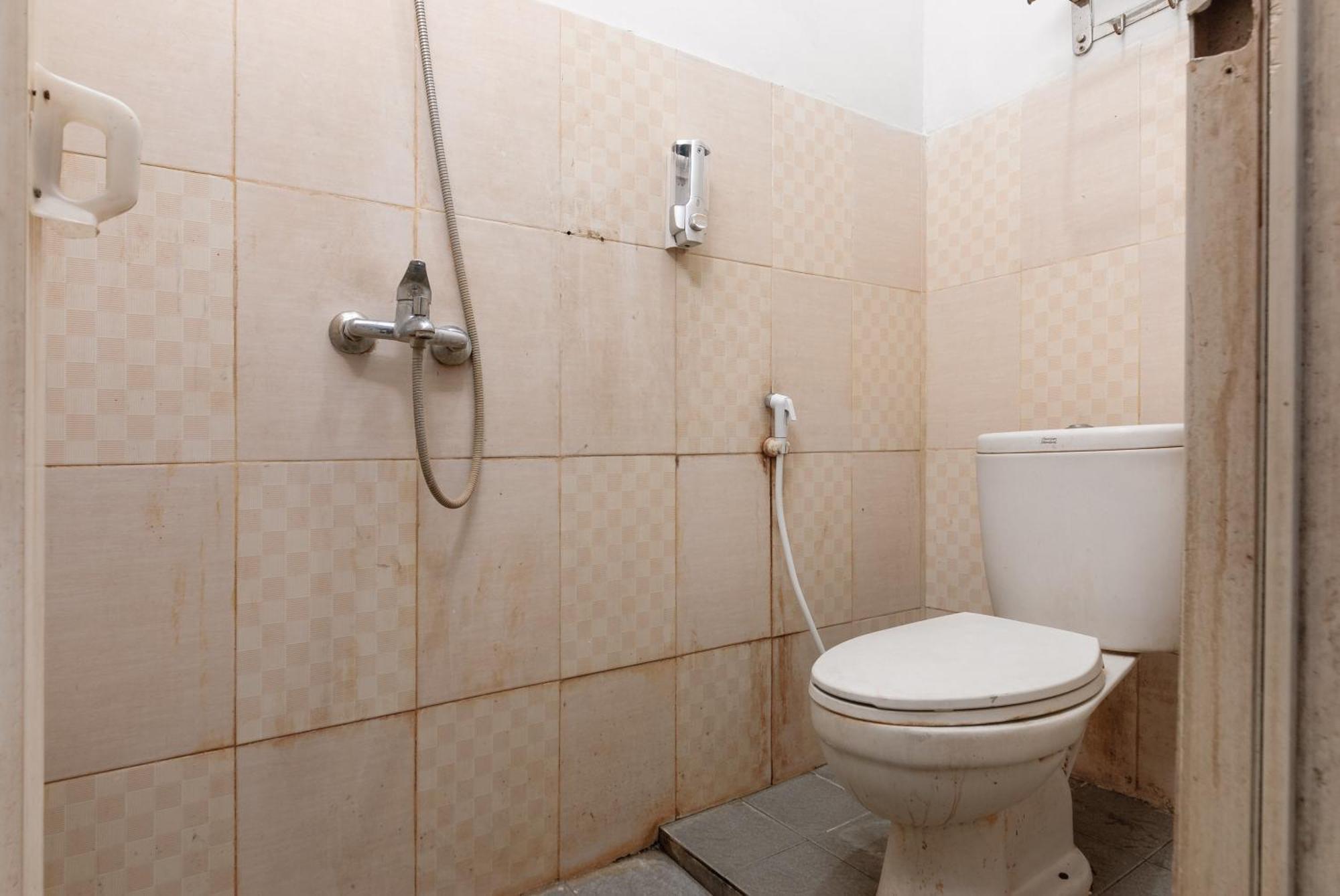 Reddoorz Near Mandaya Royal Hospital Puri Ξενοδοχείο Τάνγκερανγκ Εξωτερικό φωτογραφία