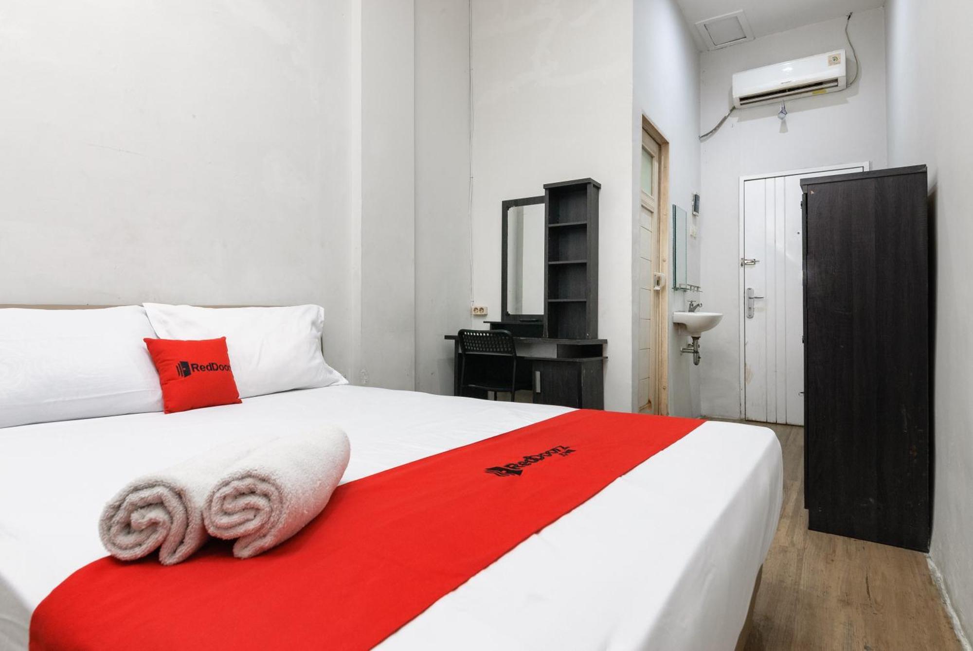 Reddoorz Near Mandaya Royal Hospital Puri Ξενοδοχείο Τάνγκερανγκ Εξωτερικό φωτογραφία