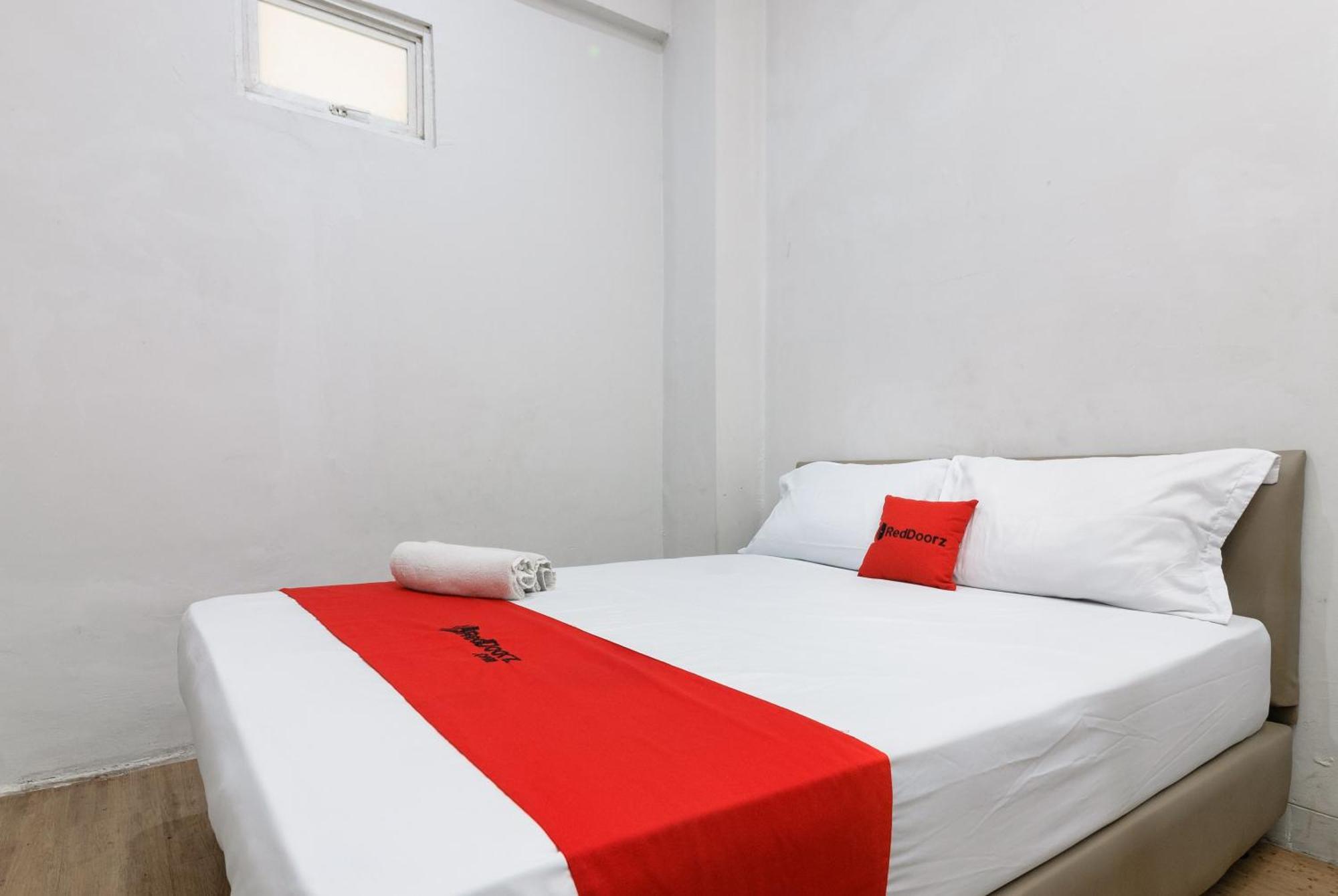 Reddoorz Near Mandaya Royal Hospital Puri Ξενοδοχείο Τάνγκερανγκ Εξωτερικό φωτογραφία